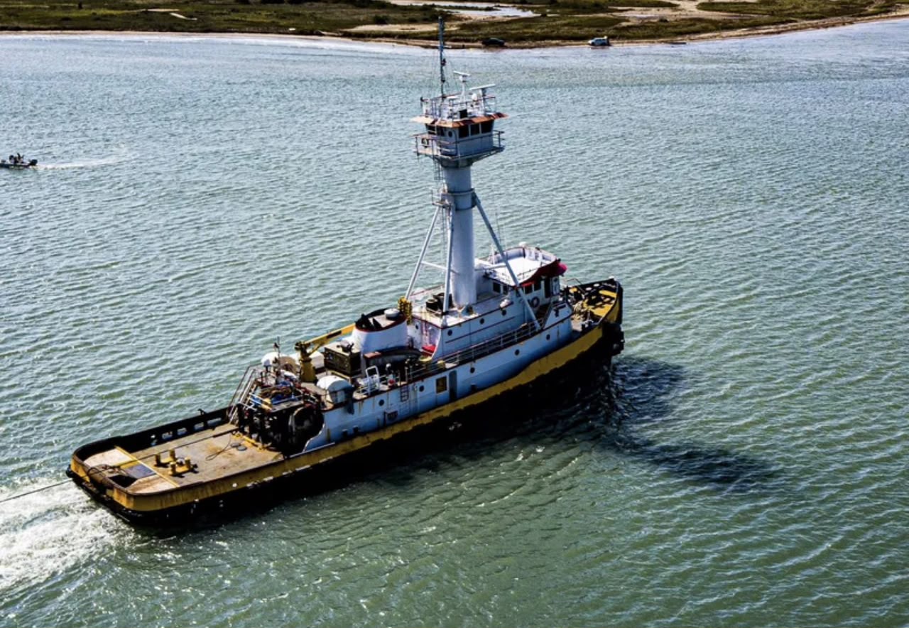 Helix Vanguard tugboat